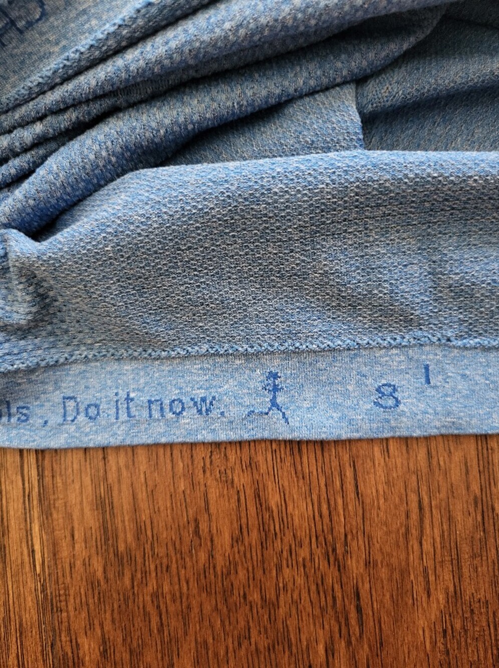 Lululemon Swiftly Tech Short Sleeve EUC Size 8 - Picture 3 of 3